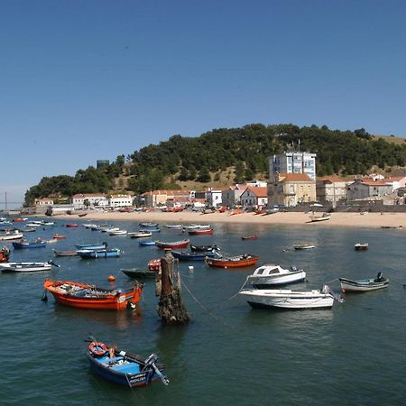 Beach & City - Trafaria Bagian luar foto