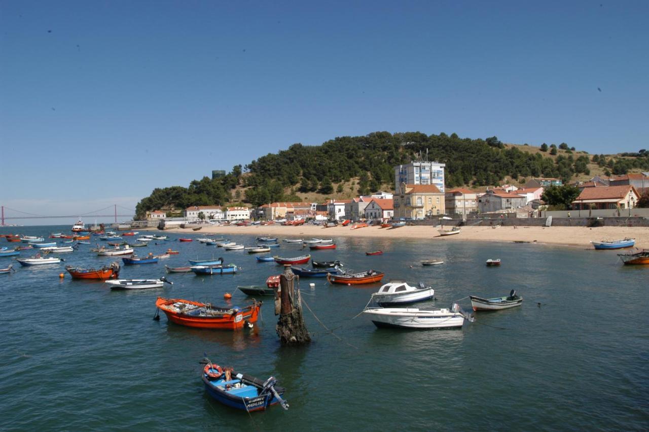Beach & City - Trafaria Bagian luar foto