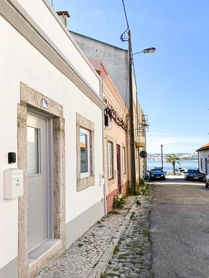 Beach & City - Trafaria Bagian luar foto