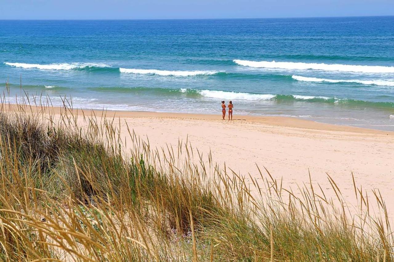 Beach & City - Trafaria Bagian luar foto