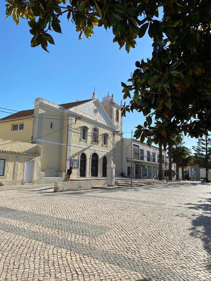 Beach & City - Trafaria Bagian luar foto