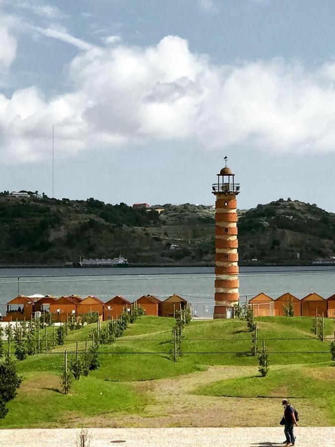 Beach & City - Trafaria Bagian luar foto